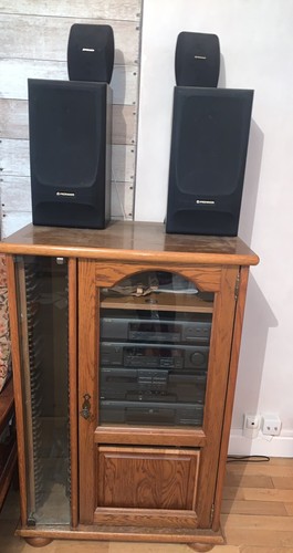 Une chaine hifi marque - chaine,