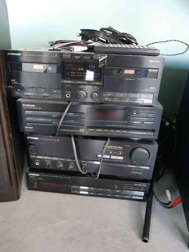 Une chaine hifi marque - chaine, pioneer